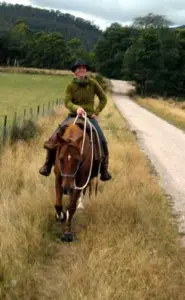 How to help your herd bound horse - Natural Horse World TrailrideAlone